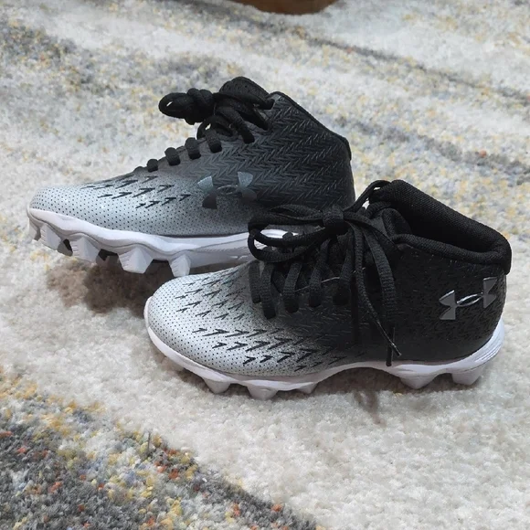 Under Armour Youth Spotlight Franchise 4 RM Football Cleats Black - Picture 4 of 9